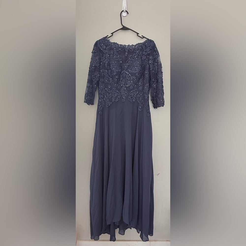 Elegant Navy Lace Evening Gown